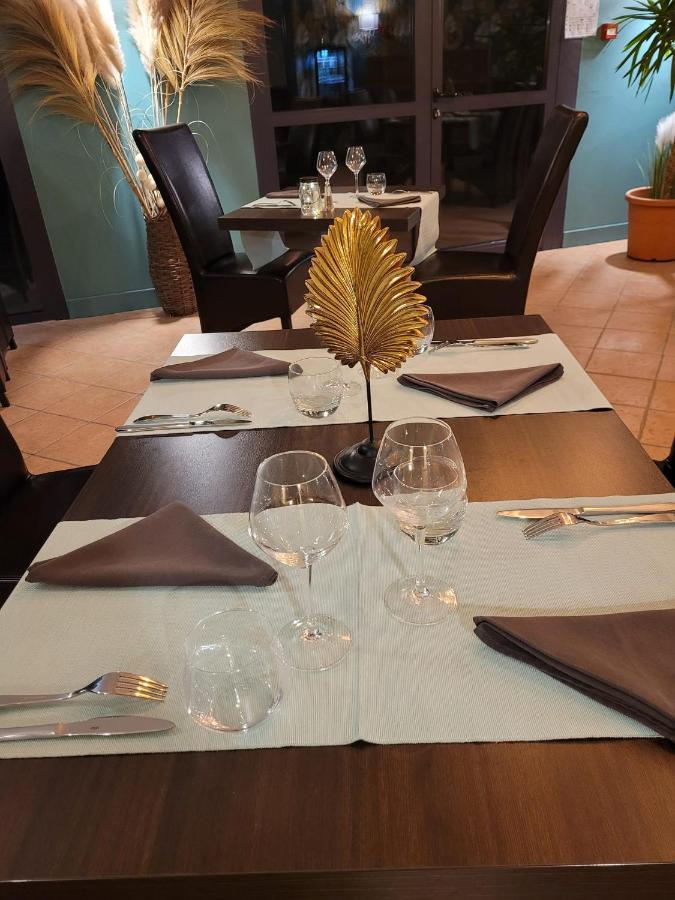 Logis Hotel Restaurant L'Escapade لاماستر المظهر الخارجي الصورة