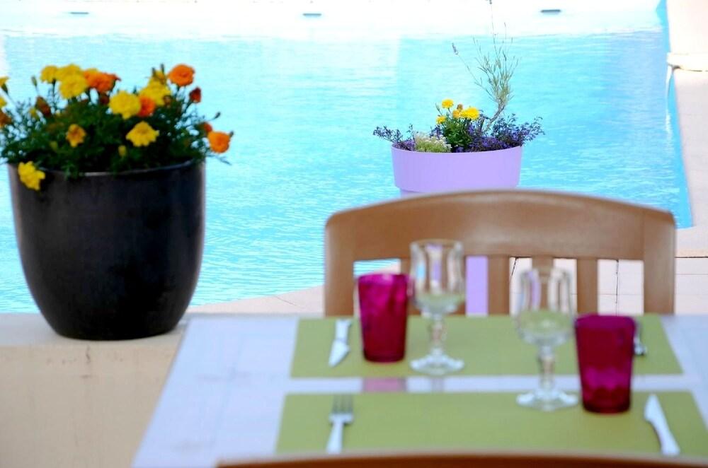 Logis Hotel Restaurant L'Escapade لاماستر المظهر الخارجي الصورة